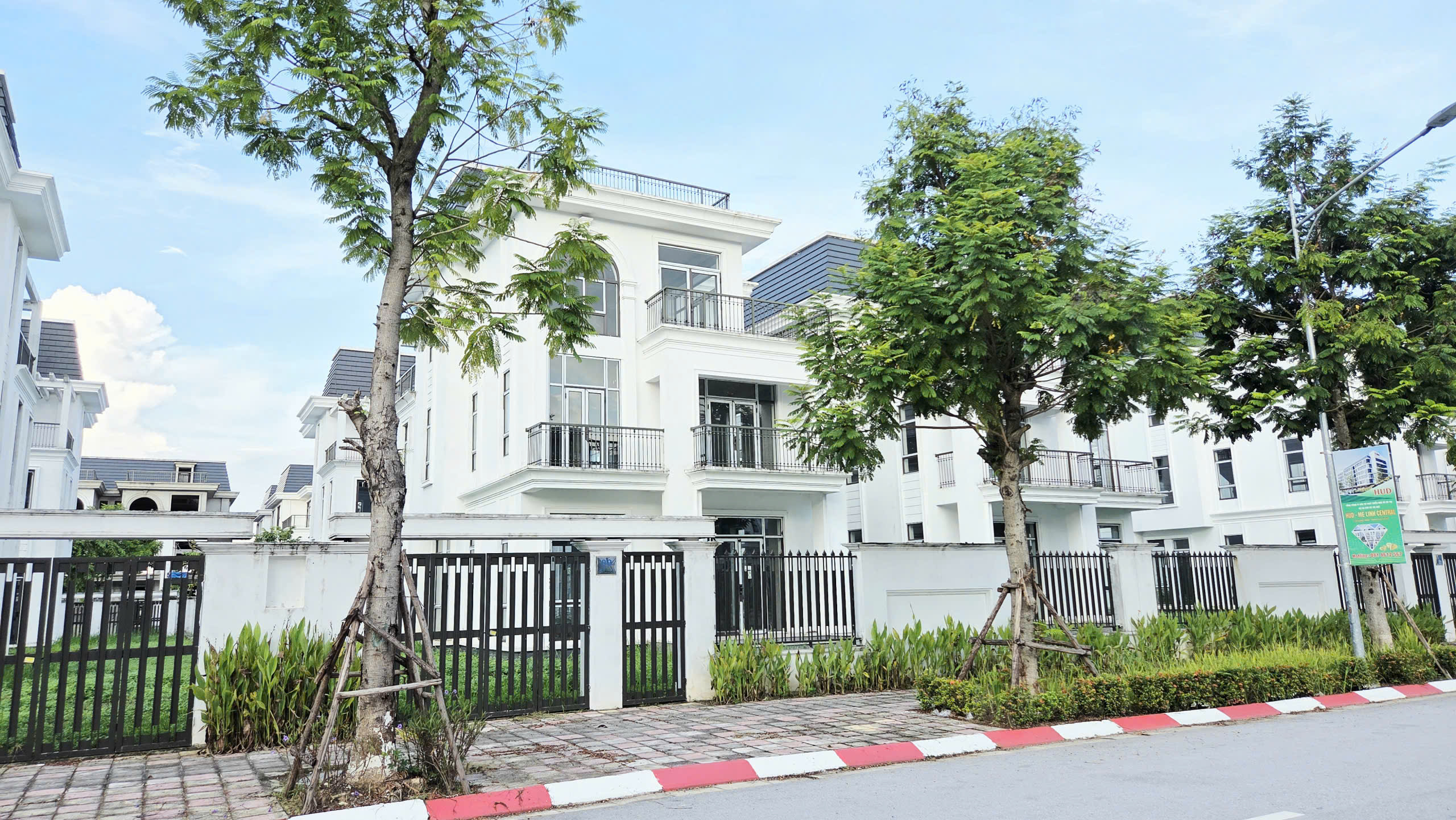 Biệt thự đơn lập 375m2 đường 24m HUD Mê Linh Central