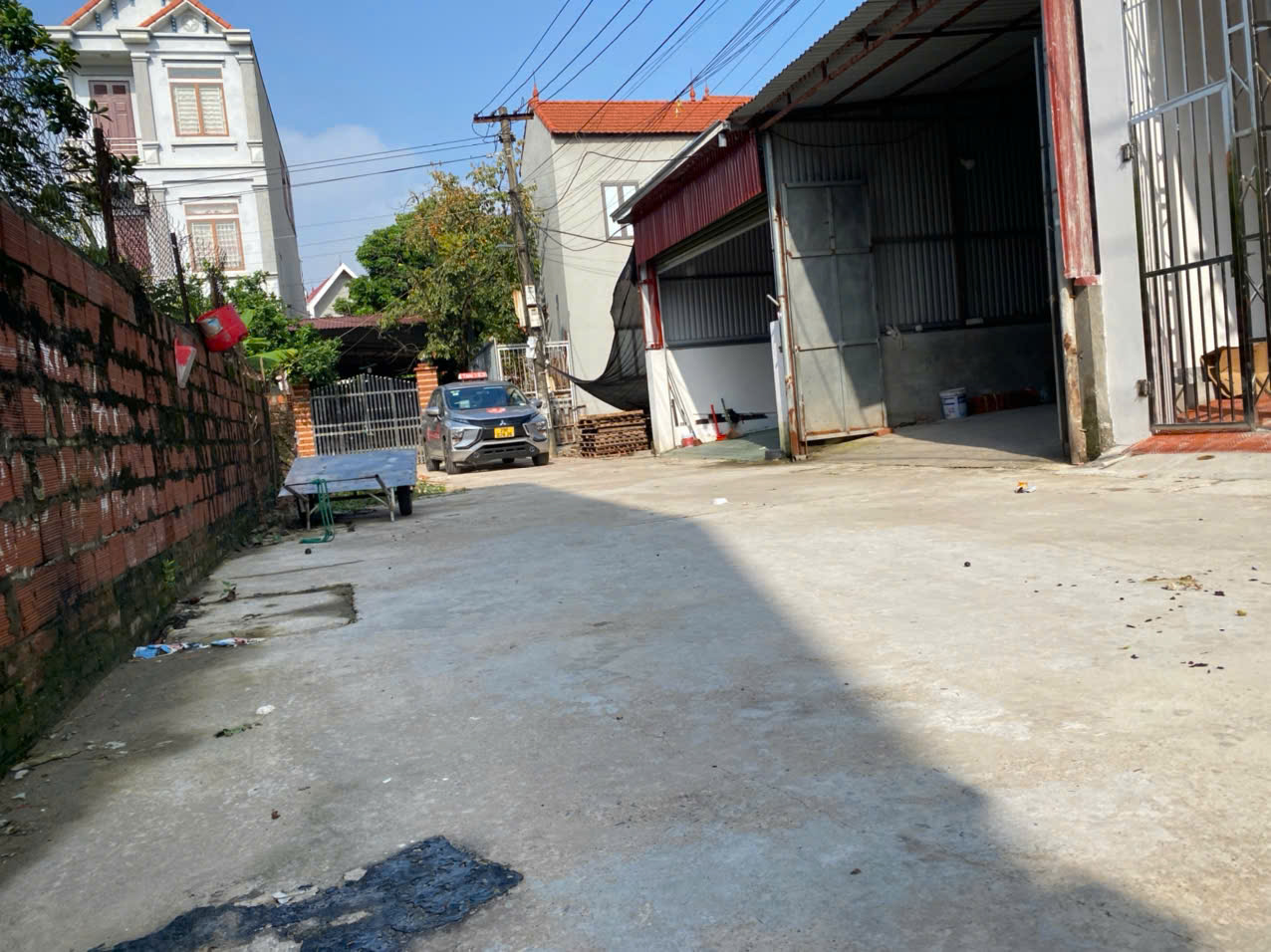 Đất căn góc trong đê Tráng Việt